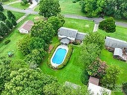4th image of 919 Hillcroft Pl