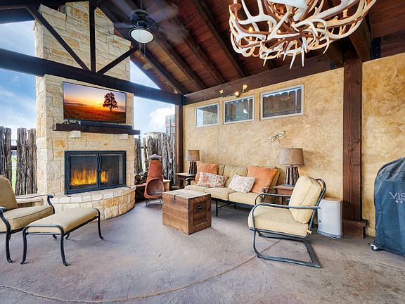 4th image of 1207 Gruene Valley Cir