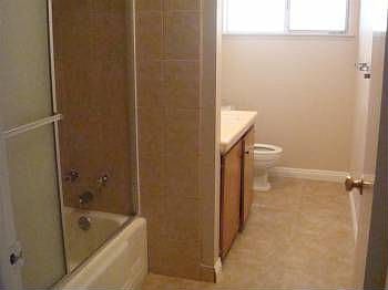 5th image of 2120 Los Altos St