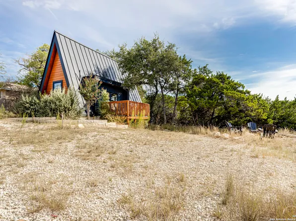 157 Comfort Rd, Bandera, TX 78003