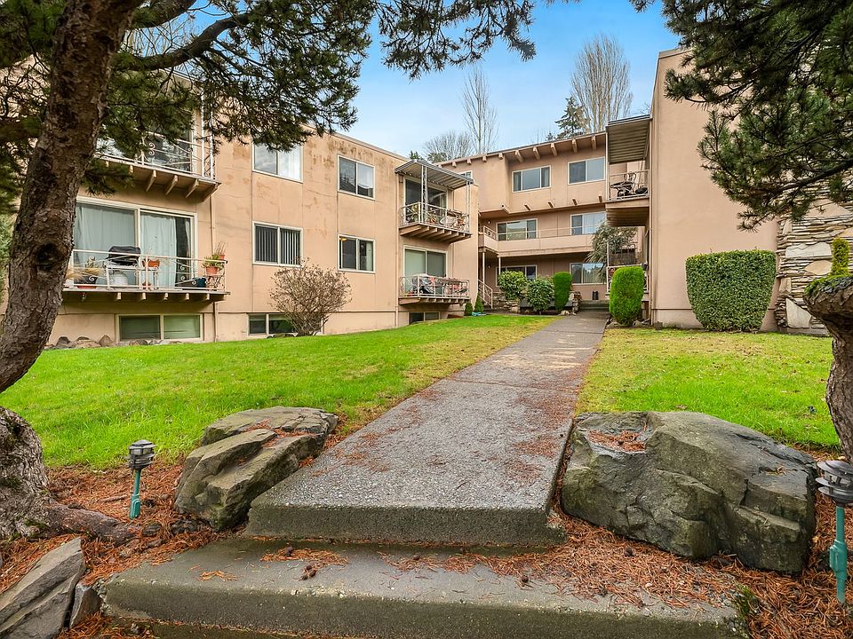 1st image of 2222 Gilman Dr W #13