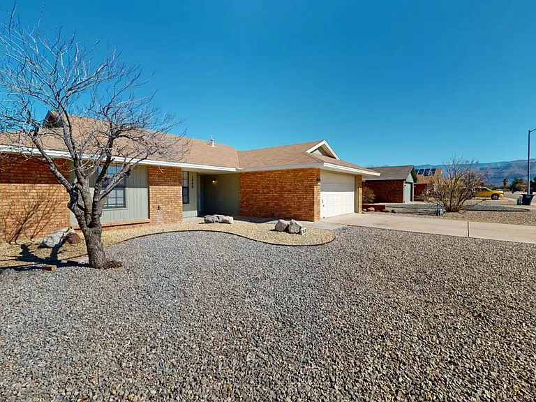 1460 Lindberg Ave — Photo 3