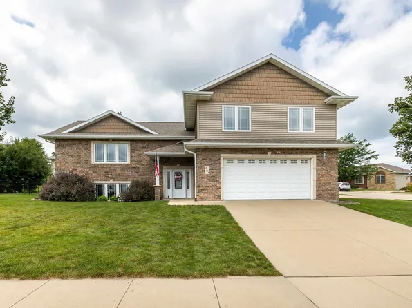2279 Jill Dr, Asbury, IA 52002