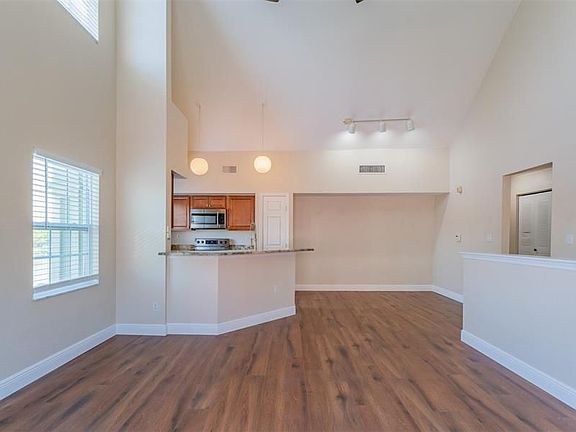 5th image of 10568 Windsor Lake Ct
