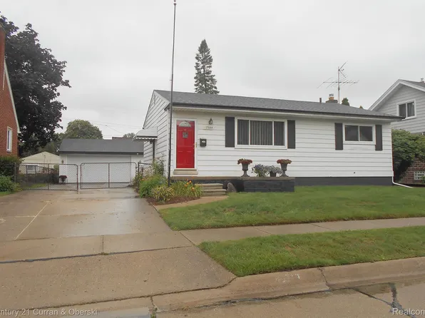 7344 Voerner Ave, Center Line, MI 48015
