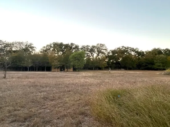 264 Buffalo Dr, Comanche, TX 76442