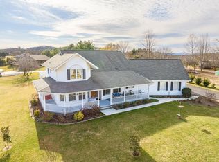9350 Stewartsville Rd, Moneta, VA 24121
