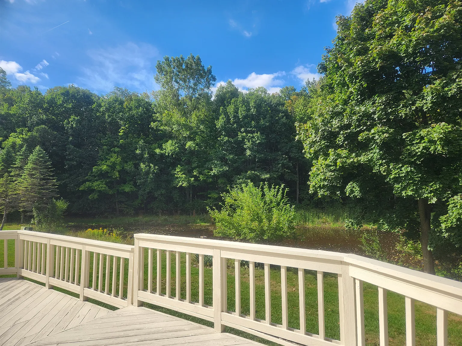 3 bed, 2.5 bath, 1900 sqft, $3,900 — Photo 2