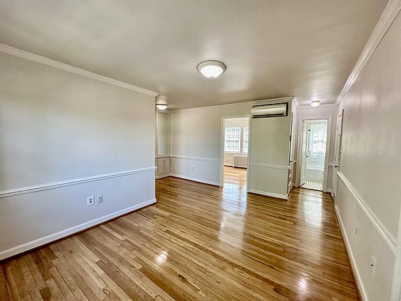 4th image of 922 S Patrick St #3