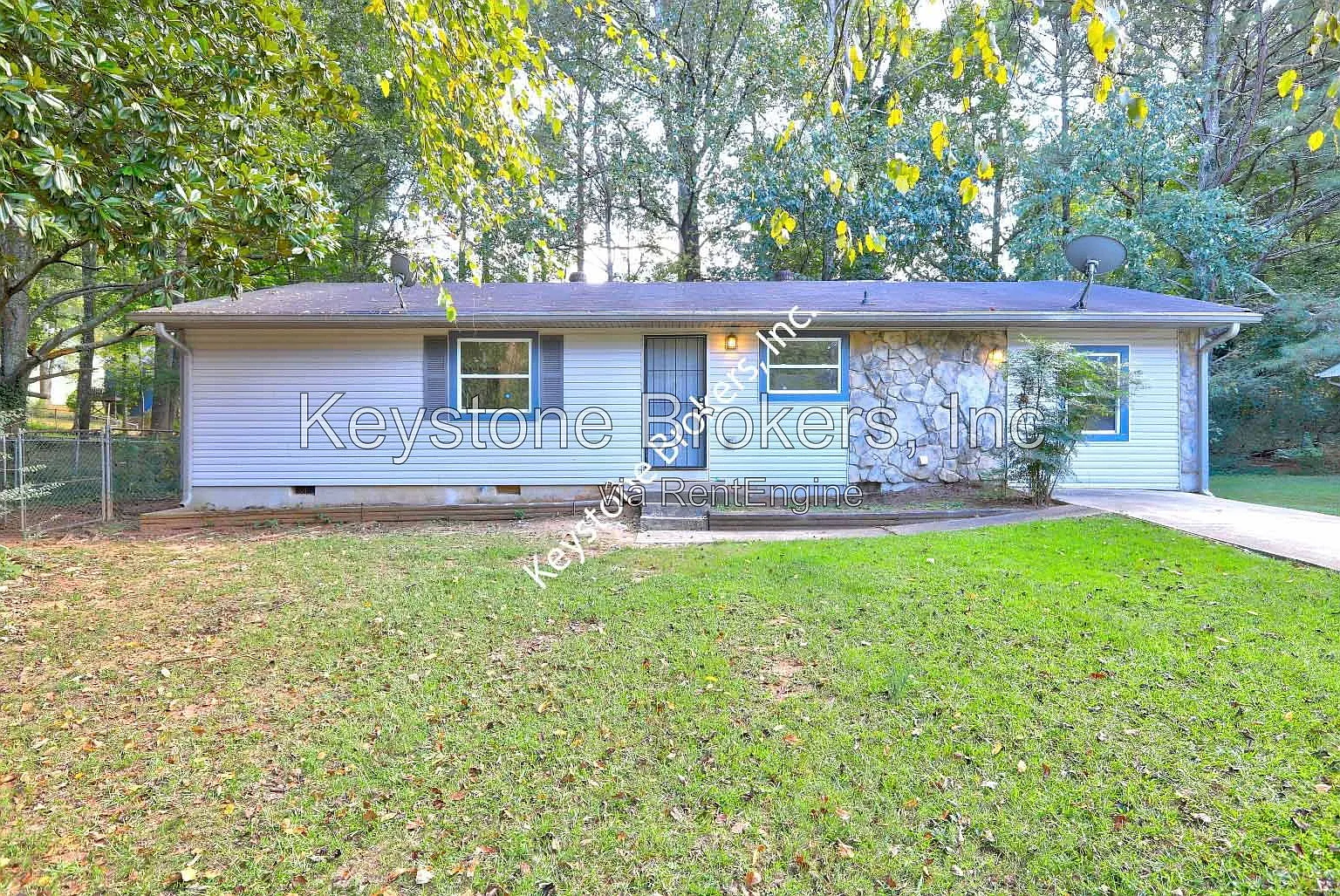 3 bed, 2.0 bath, $1,299 — Photo 1