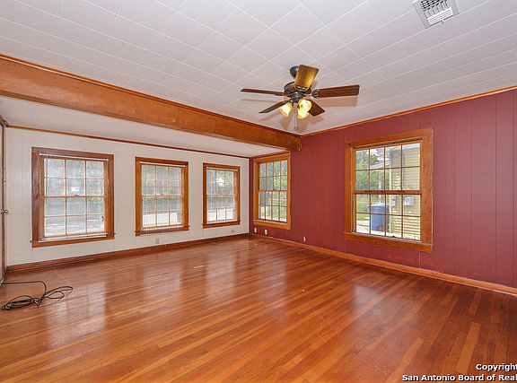 3rd image of 2407 W Wildwood Dr