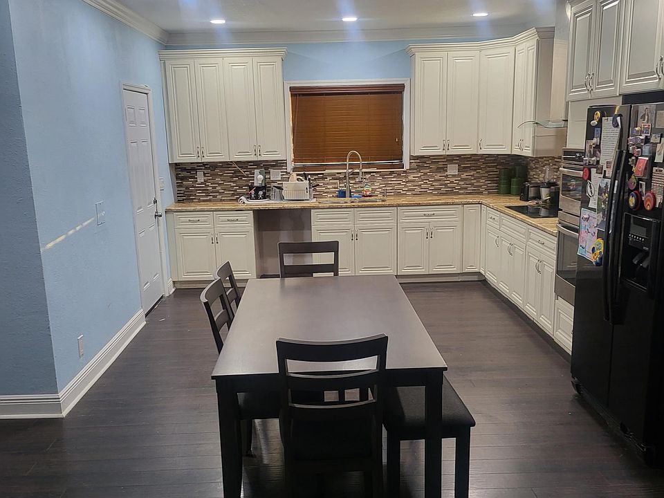 1st image of 3110 N Boulevard