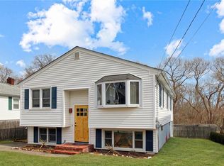 6 Sullivan St, Newport, RI 02840