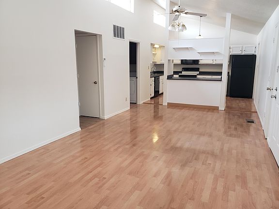 2nd image of 419 Garden Ave SW
