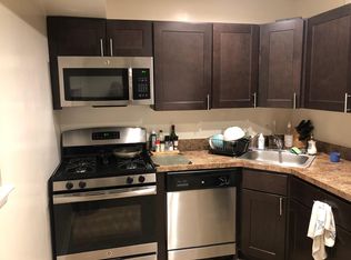 27 Montrose Manor Ct, Catonsville, MD 21228