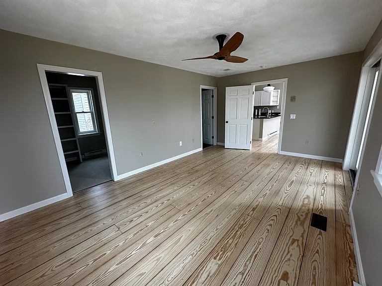 487 Carpenter Ln — Photo 12