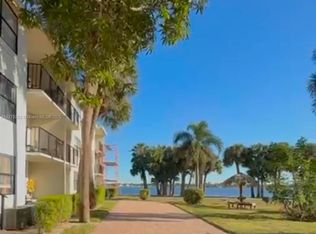 708 Executive Center Dr APT 23, West Palm Beach, FL 33401