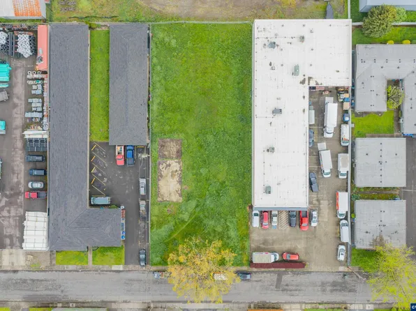 1845 Beach Ave NE, Salem, OR 97301