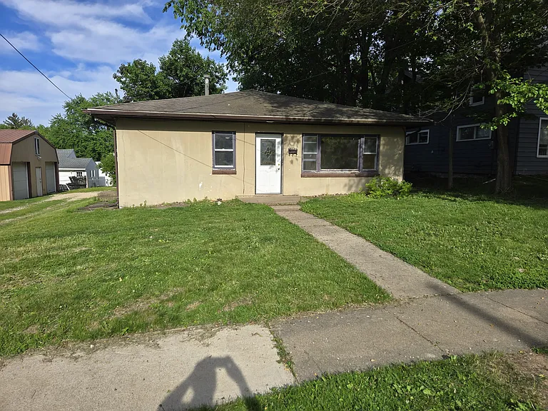1117 S Saxby Ave — Photo 5