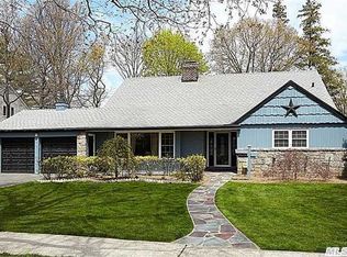 33 Allen Rd, Rockville Centre, NY 11570