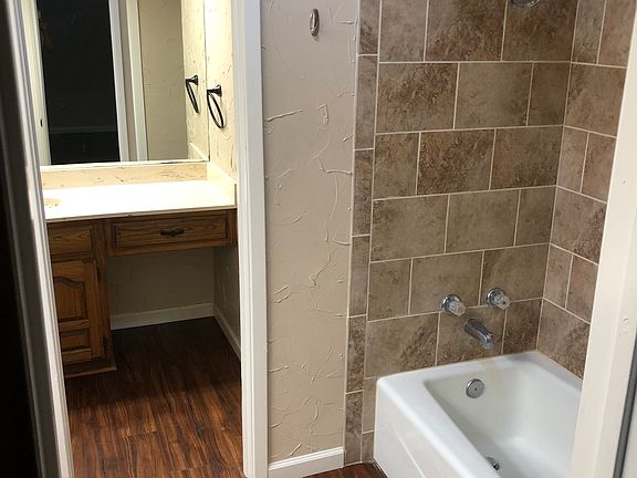 5th image of 6426 Lago Vista Dr