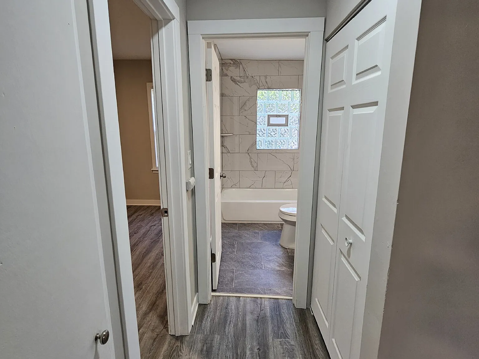 2 bed, 1.0 bath, 725 sqft, $1,295 — Photo 3