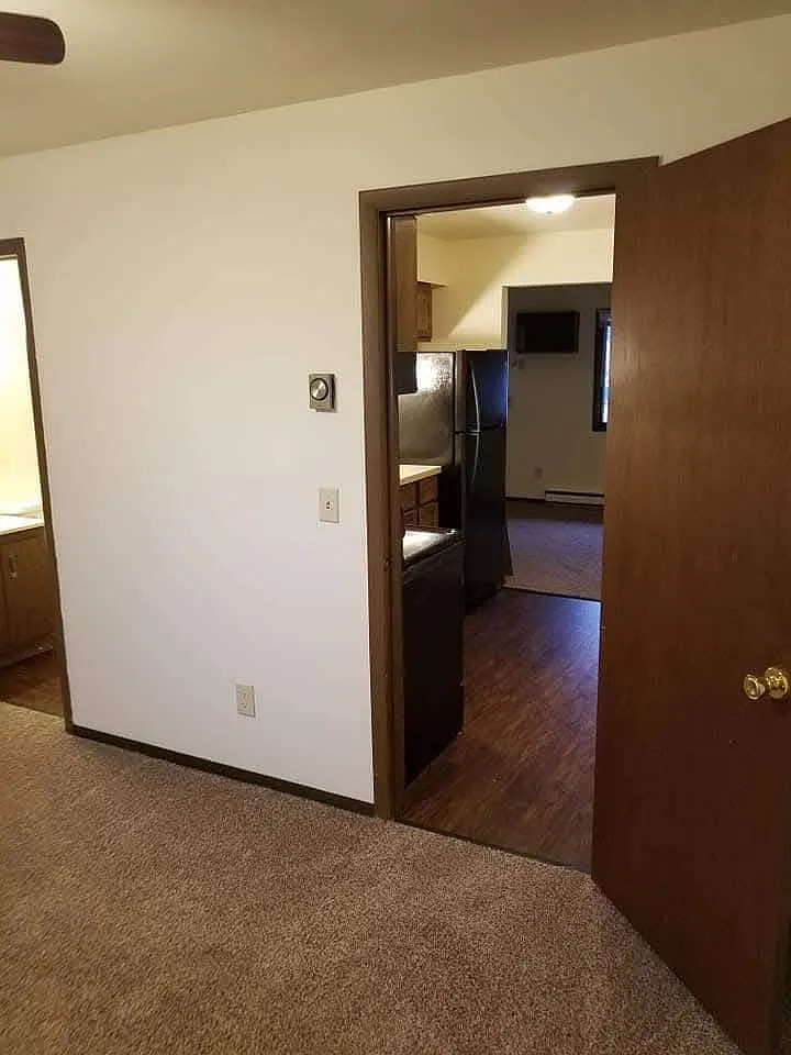 1 bed, 750 sqft, $700 — Photo 1