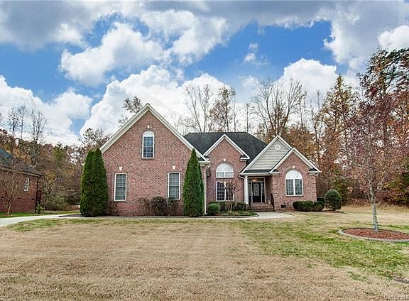2nd image of 3949 Erskine Woods Dr