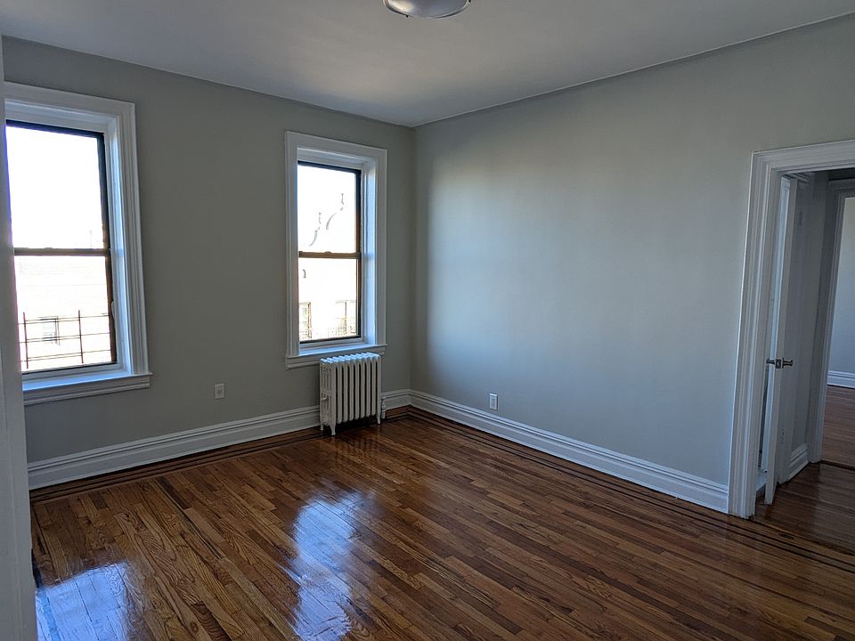 1st image of 3752 89th St