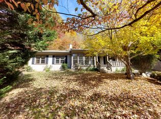 27 Skyway Dr, Marshall, NC 28753