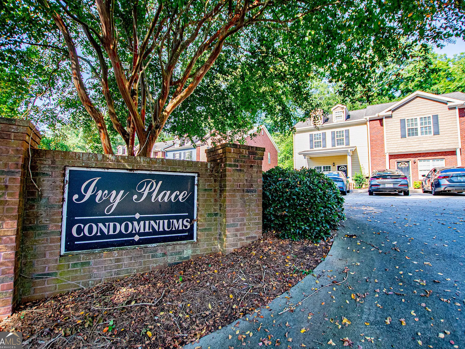 2 bed, 2.5 bath, 1380 sqft, $1,675 — Photo 3
