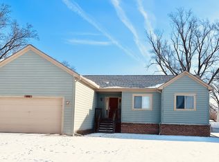 3258 Louis Dr, Troy, MI 48083