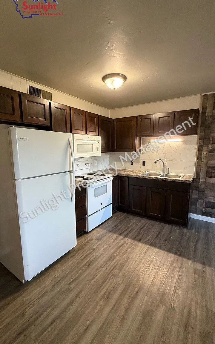 2 bed, 1.0 bath, $1,100 — Photo 4