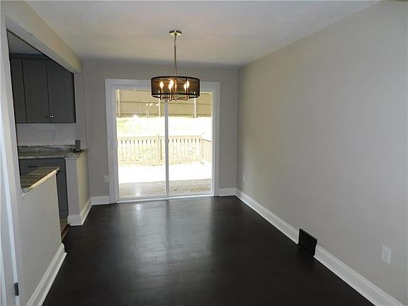 4th image of 59 Barry Ct