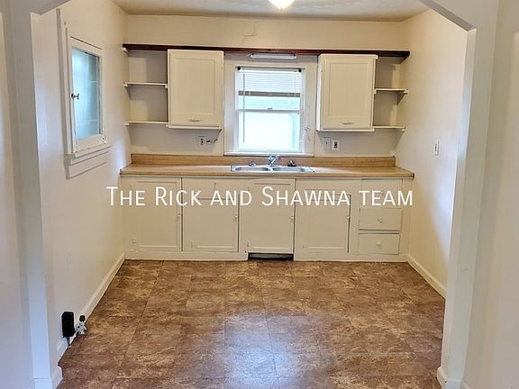 5th image of 1105 Oak Ave