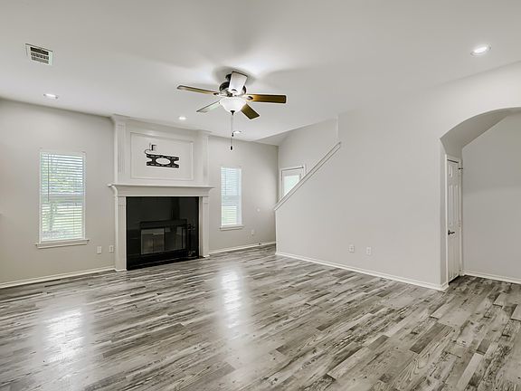 5th image of 131 Avalon Dr