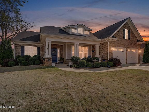 4th image of 401 Chillingham Ct