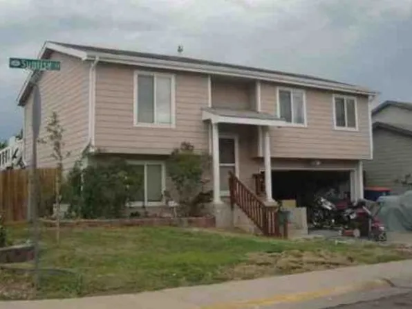 1095 Sunrise Cir, Dacono, CO 80514