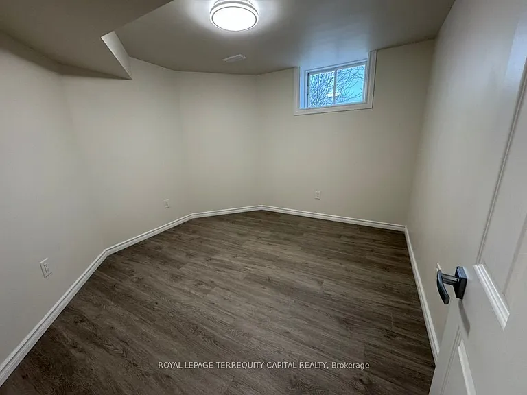 127 Birkhall Pl #LOWER — Photo 11