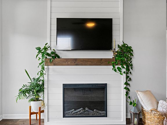 4th image of 716 Ladywood Dr