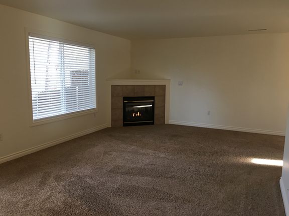 3rd image of 19468 Brookside Way
