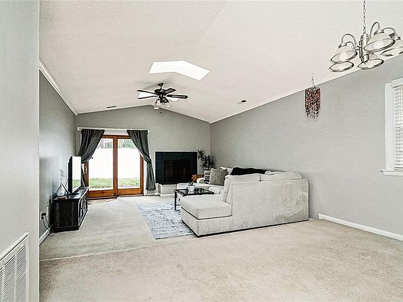 5th image of 1251 Eaglewood Dr