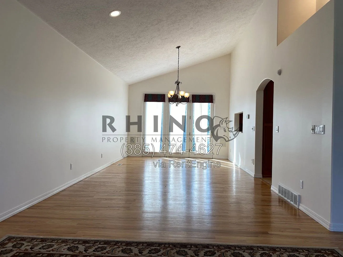 4 bed, 3.5 bath, 4365 sqft, $2,900 — Photo 2
