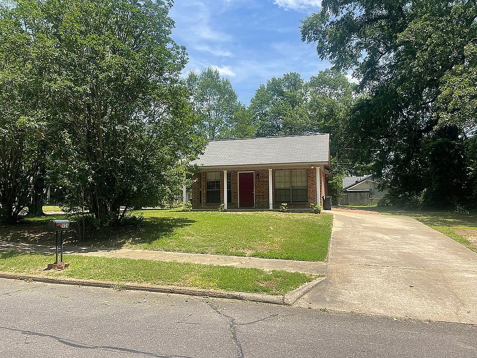 1st image of 1924 Pecan St