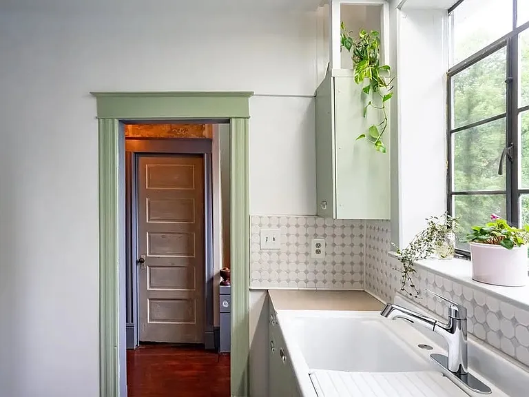 81 Wh Liberty St — Photo 7