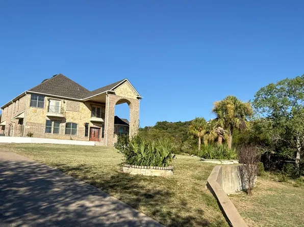304 La Reata Ct, Cedar Hill, TX 75104