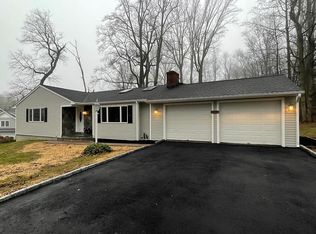 35 Macdonald Rd, Trumbull, CT 06611