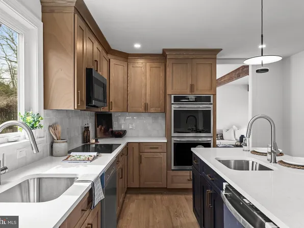 1752 Lark Ln, Cherry Hill, NJ 08003