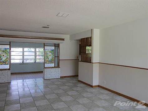 3rd image of 643 W Melrose Cir