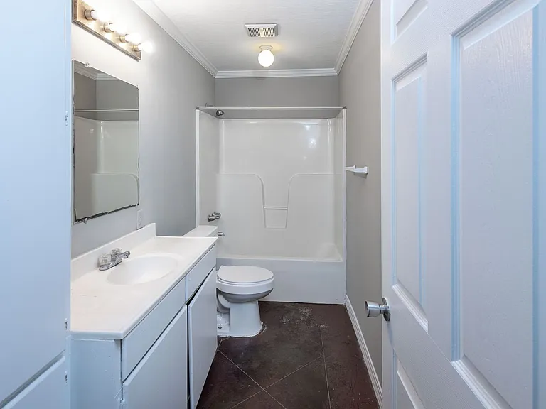 215 Hartfield Rd — Photo 12